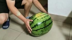 买卖黄金现场吃瓜视频,买卖黄金现场，吃瓜群众围观热议