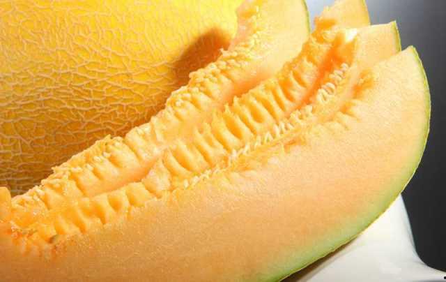 法伊吃哈密瓜好吃吗视频,美味瞬间揭秘